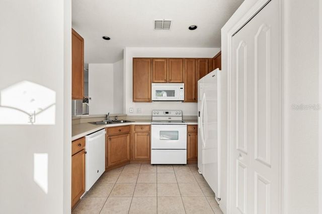 7813 RIFFLE LANE, Orlando, FL 32818