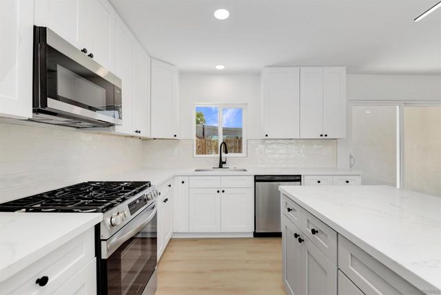 303 Sears Ave., San Diego, CA 92114