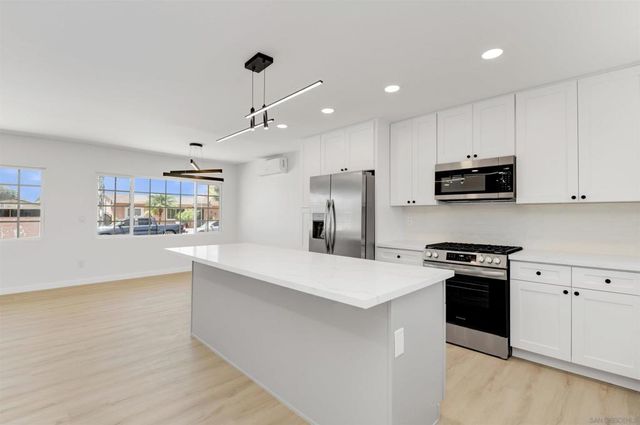 303 Sears Ave., San Diego, CA 92114