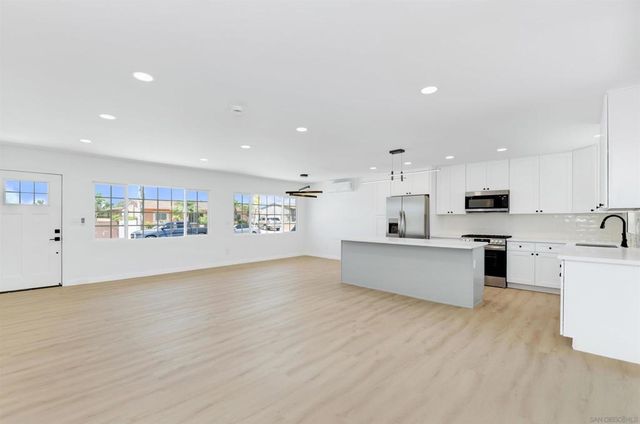 303 Sears Ave., San Diego, CA 92114