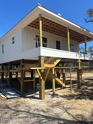 318 Hillcrest Street, Waveland, MS 39576