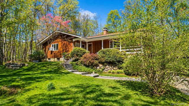 86 Mount Airy Road E, Croton-on-hudson, NY 10520