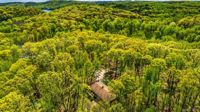 86 Mount Airy Road E, Croton-on-hudson, NY 10520