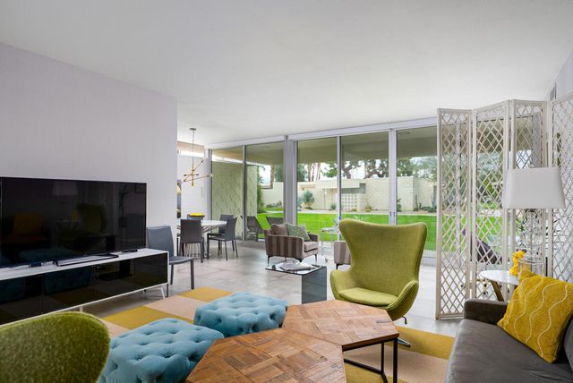 70 Lakeview Drive, Palm Springs, CA 92264