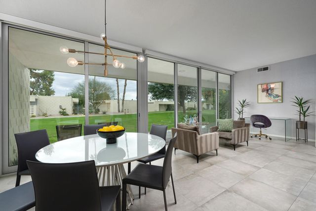 70 Lakeview Drive, Palm Springs, CA 92264
