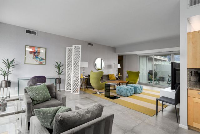 70 Lakeview Drive, Palm Springs, CA 92264