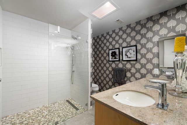 70 Lakeview Drive, Palm Springs, CA 92264