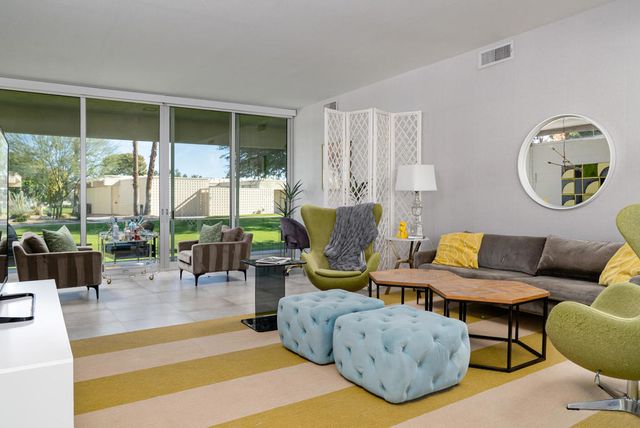 70 Lakeview Drive, Palm Springs, CA 92264
