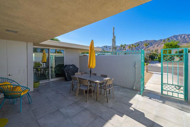 70 Lakeview Drive, Palm Springs, CA 92264