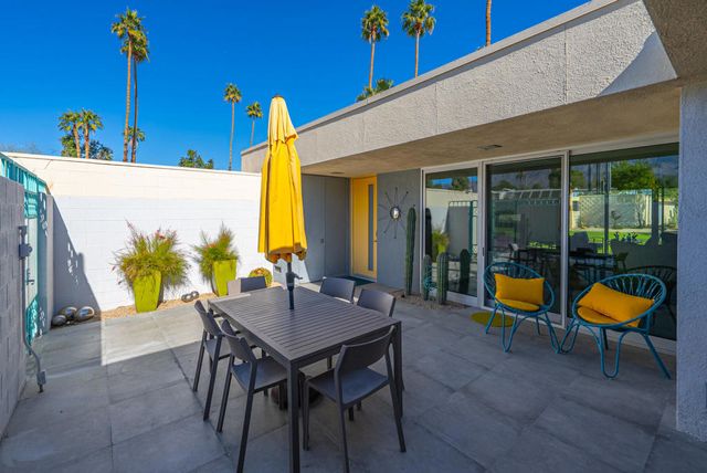 70 Lakeview Drive, Palm Springs, CA 92264