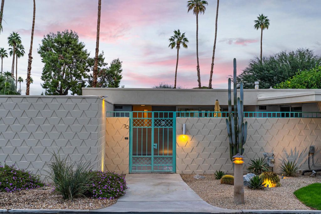70 Lakeview Drive, Palm Springs, CA 92264