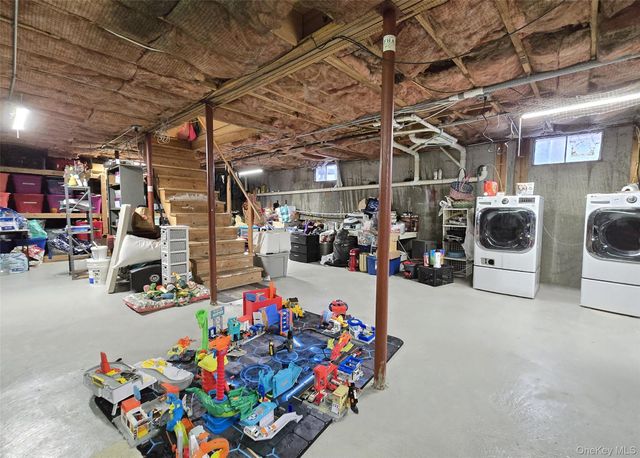 1462 Claas Avenue, Holbrook, NY 11741