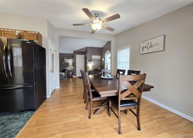 1462 Claas Avenue, Holbrook, NY 11741