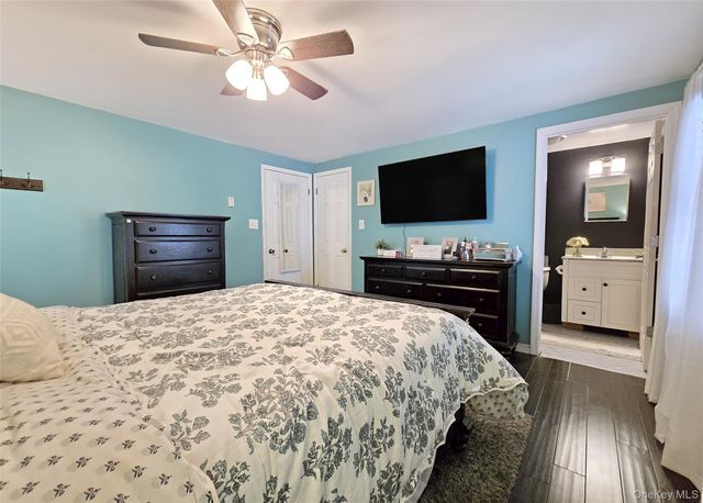 1462 Claas Avenue, Holbrook, NY 11741