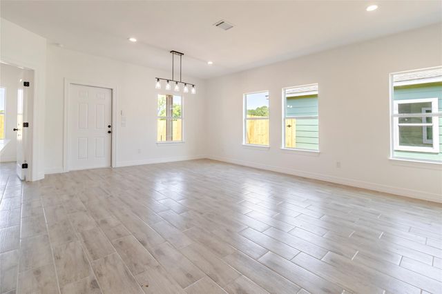 311 Myrtle RD, Smithville, TX 78957
