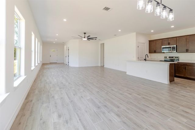 311 Myrtle RD, Smithville, TX 78957