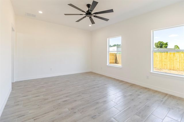 311 Myrtle RD, Smithville, TX 78957
