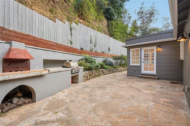 2252 Verde Oak, Los Angeles, CA 90068