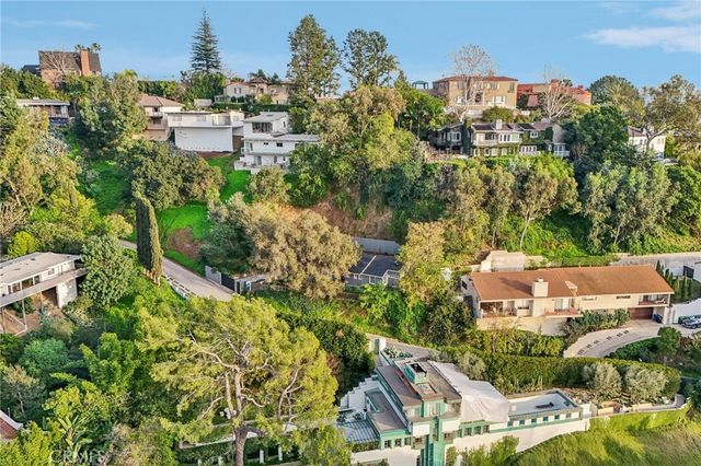 2252 Verde Oak, Los Angeles, CA 90068