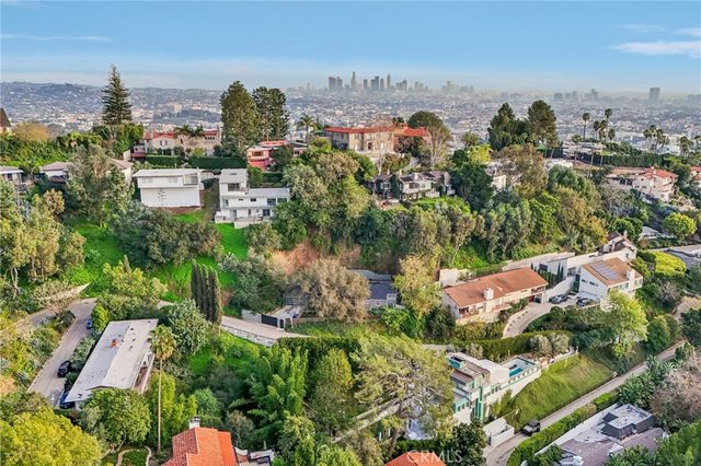 2252 Verde Oak, Los Angeles, CA 90068