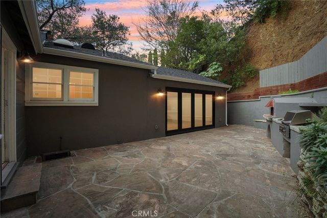 2252 Verde Oak, Los Angeles, CA 90068