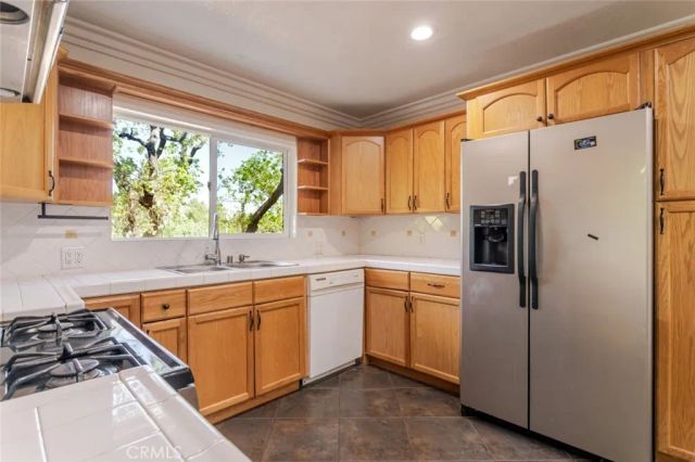 5888 Oak Knolls, Simi Valley, CA 93063