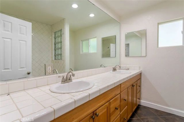 5888 Oak Knolls, Simi Valley, CA 93063