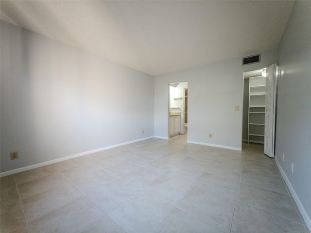 10332 Sunrise Lakes Boulevard 310, Sunrise, FL 33322