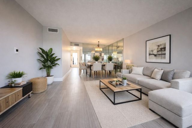 10332 Sunrise Lakes Boulevard 310, Sunrise, FL 33322