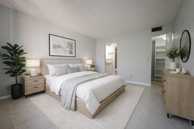 10332 Sunrise Lakes Boulevard 310, Sunrise, FL 33322