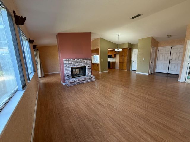 7501 Vixen Ct, Hughson, CA 95326