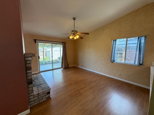 7501 Vixen Ct, Hughson, CA 95326