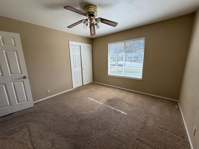 7501 Vixen Ct, Hughson, CA 95326