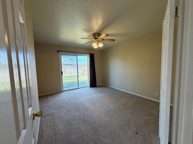 7501 Vixen Ct, Hughson, CA 95326