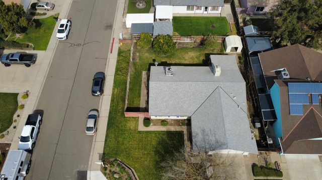 7501 Vixen Ct, Hughson, CA 95326