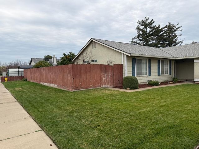 7501 Vixen Ct, Hughson, CA 95326