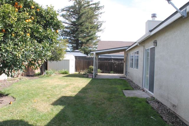 7501 Vixen Ct, Hughson, CA 95326