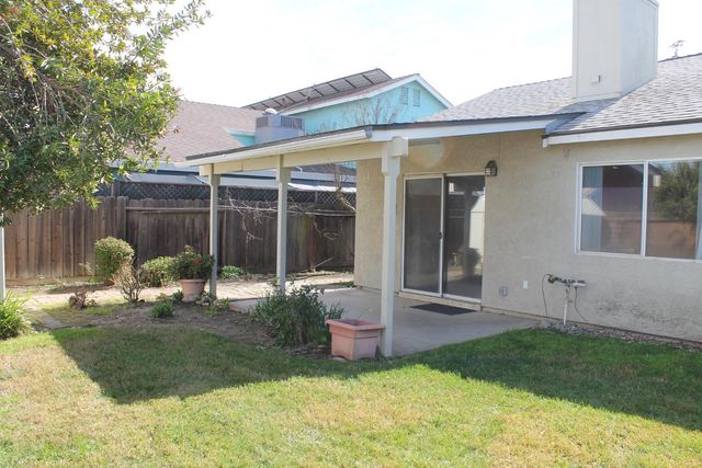 7501 Vixen Ct, Hughson, CA 95326