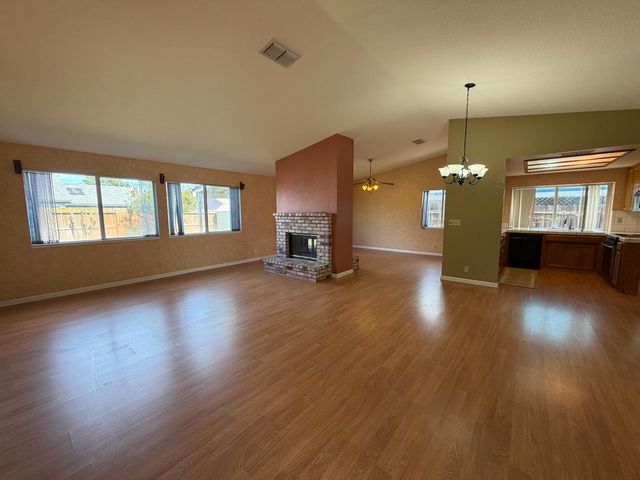 7501 Vixen Ct, Hughson, CA 95326