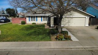 7501 Vixen Ct, Hughson, CA 95326