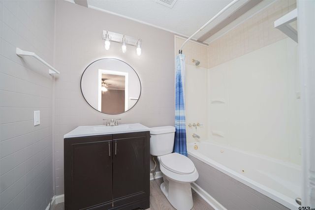 2802 Granite Dr, Longview, TX 75604