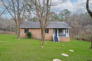 2802 Granite Dr, Longview, TX 75604