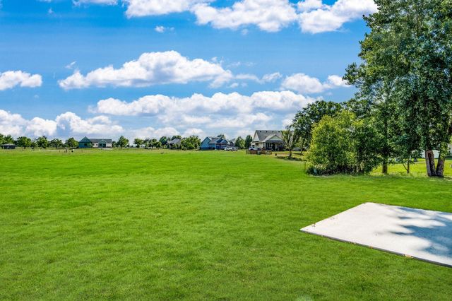 225 Lakeside Dr, Cheney, KS 67025