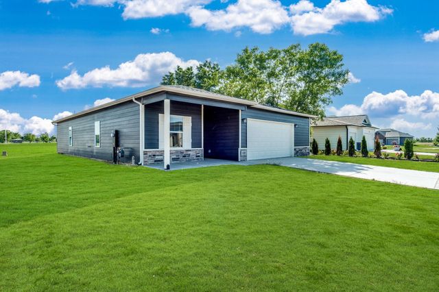 225 Lakeside Dr, Cheney, KS 67025