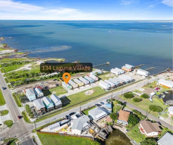 134 Laguna Village Dr, Corpus Christi, TX 78418