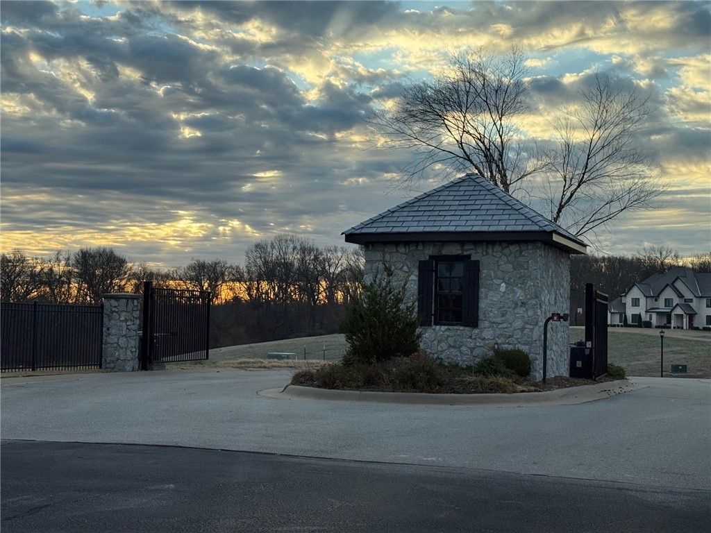 Lot 4 NW Hidden Cove, Bentonville, AR 72712