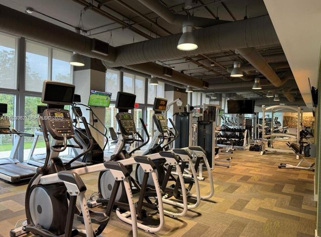 16385 Biscayne Blvd 301, North Miami Beach, FL 33160