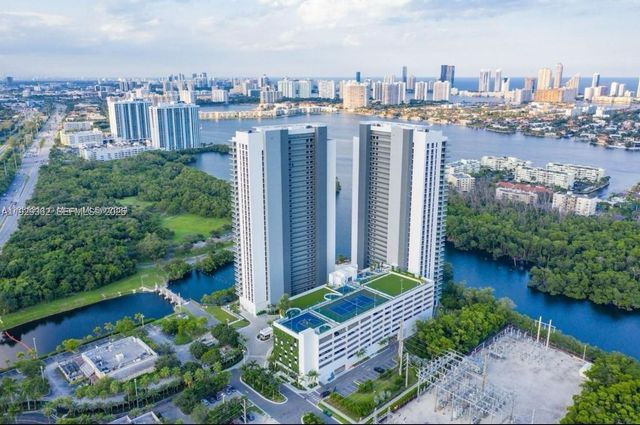 16385 Biscayne Blvd 301, North Miami Beach, FL 33160