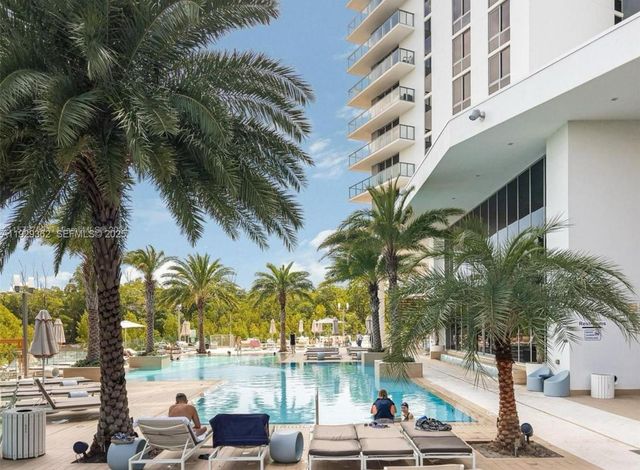 16385 Biscayne Blvd 301, North Miami Beach, FL 33160