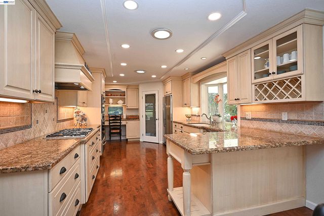 319 Pearl Dr, Livermore, CA 94550